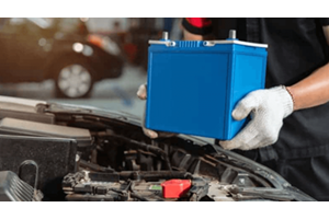 कार बैटरी का वजन समझाया गया: प्रकार, प्रदर्शन प्रभाव और तुलना